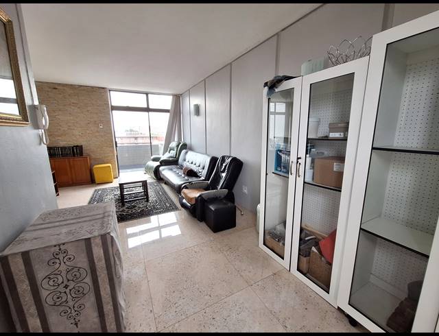 3 BEDROOM APARTMENT TO LET IN ESSENWOOD